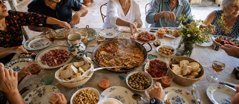 La tavola domenicale spagnola: 10 piatti, zero stress