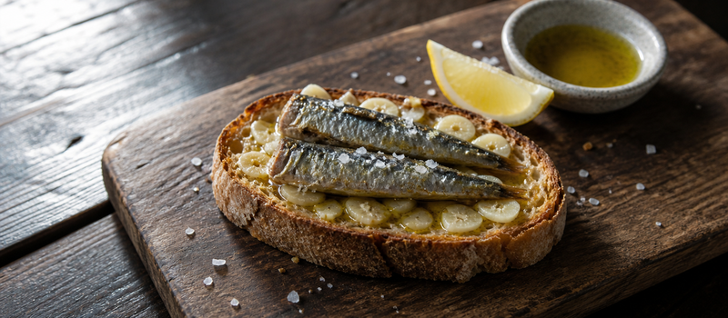 🥖 Butter-Knoblauch-Toast mit der besten Sardine der Welt: Real Conservera Española